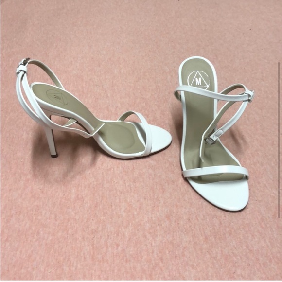 Missguided High Heels. Color White Size 5 - Picture 3 of 3